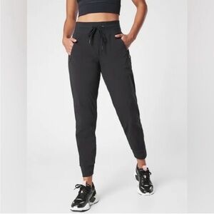 Athleta Trekkie North Joggers in Black Size 8